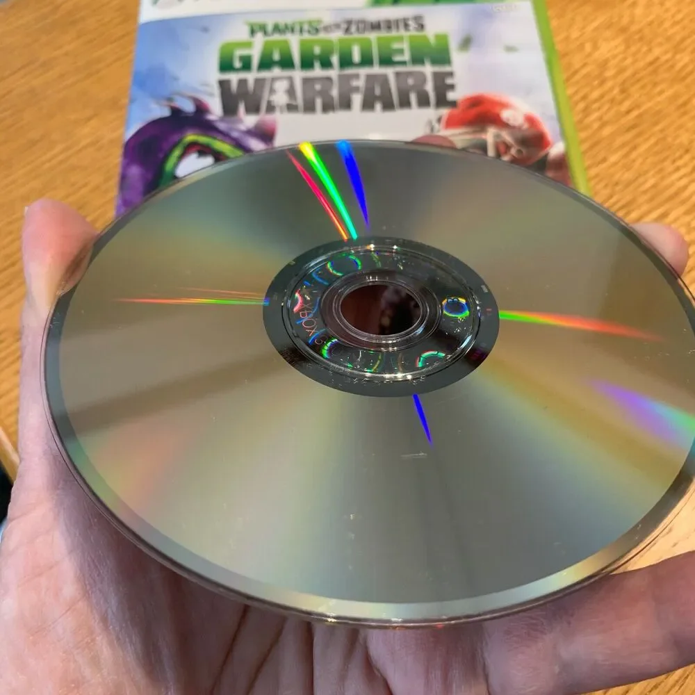 Plants vs Zombies Garden Warfare XBox 360 Microsoft COMPLETE CIB VERY Fast Ship!
